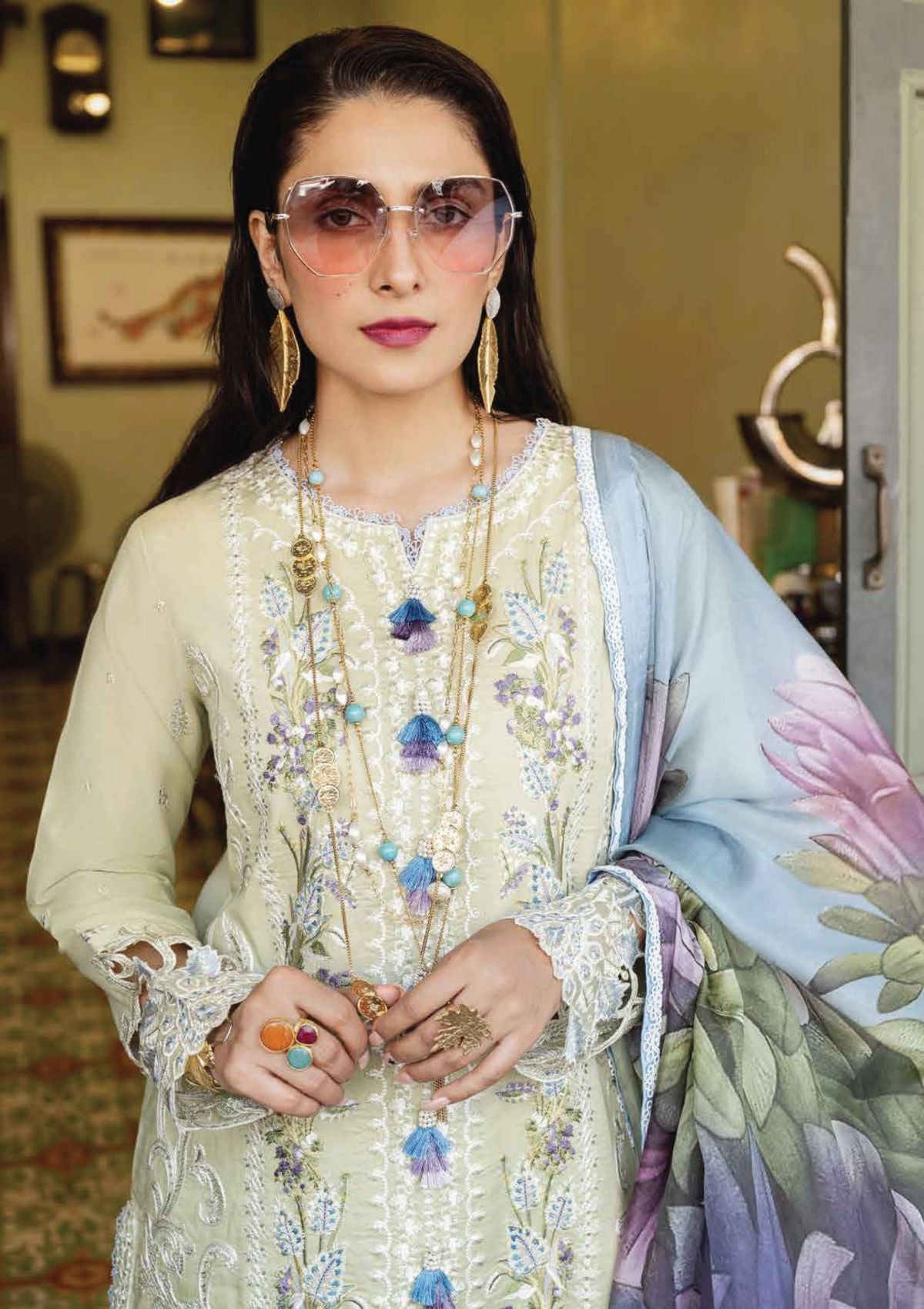 Mushq Luxury Lawana Lawn'23 D-04