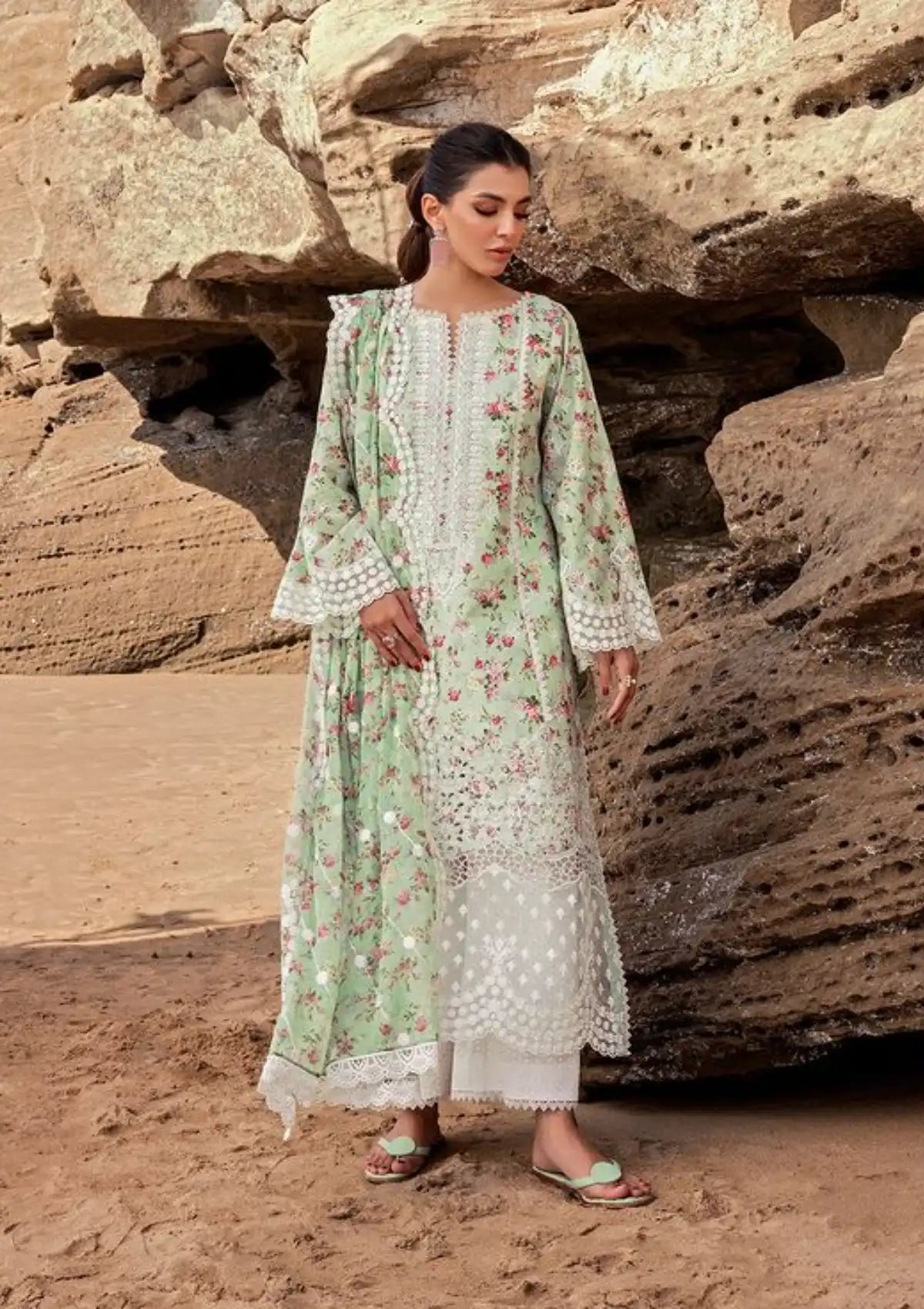 Zainab Chottani Luxury Chikankari'24 D-09A Esme